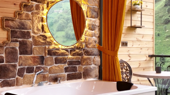 jacuzzi ambiance Bungalow à Çamlıhemşin